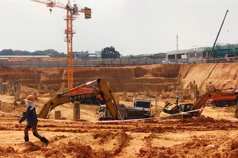 Ai có thể tin được rằng từ đây đến Tết nguyên đán (tháng 2/2018), công trình như thế này sẽ trở thành nhà ga Trung tâm hiện đại của bến xe miền Đông mới?