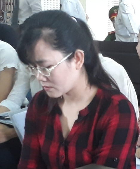 Bị cáo Nguyễn Thị Lam luôn cúi mặt tại phiên tòa