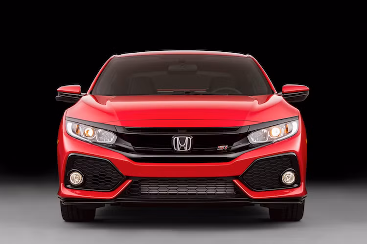 Tại triển lãm Los Angeles diễn ra vào tháng 11/2016, phiên bản Civic thế hệ thứ 10 thể thao giá rẻ với tên gọi Honda Civic Si đã lần đầu xuất hiện dưới dạng xe thử nghiệm. Tại triển lãm New York sắp diễn ra, Civic Si phiên bản thương mại sẽ chính thức ra mắt công chúng với thiết kế gần như không thay đổi so với bản thử nghiệm vào năm ngoái.