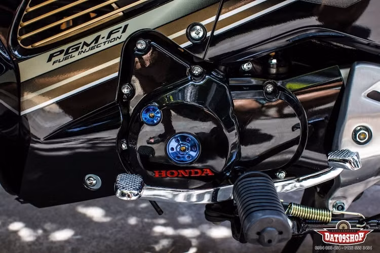 Cung cấp sức mạnh cho Future Neo là khối động cơ xi lanh đơn SOHC 124,9 cc với công suất 9 mã lực và mô-men xoắn 10 Nm, kết hợp hộp số tự động 4 cấp. Khối động cơ này đã được trang trí nhẹ bởi những con ốc kiểng với màu sắc bắt mắt.