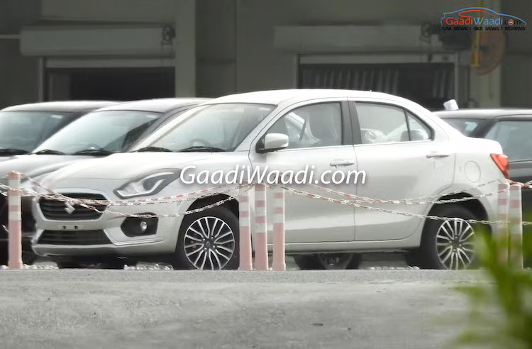 Sau khi ra mắt thế hệ hatchback hạng B Swift hoàn toàn mới, phiên bản Suzuki Swift Sedan với thiết kế tương tự sẽ chuẩn bị được Suzuki ra mắt lần đầu tiên vào tháng 5 tới tại Ấn Độ. Được sản xuất bởi liên doanh Maruti Suzuki, chiếc xe sẽ có tên chính thức là Maruti Swift Dzire.