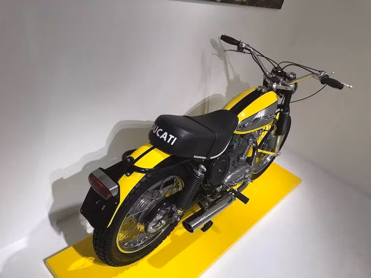 Tuy nhiên phải tới năm 1968, Ducati Scrambler mới chính thức được bán rộng rãi ở bên ngoài Mỹ, trong đó có thị trường quê nhà Italy và các nước châu Âu. Chiếc xe cũng có thêm các phiên bản 350 và 450 cc mạnh hơn. Nguồn cảm hứng cho Scrambler thế hệ mới cũng đã được Ducati lấy trực tiếp từ chiếc Scrambler đời 1968.