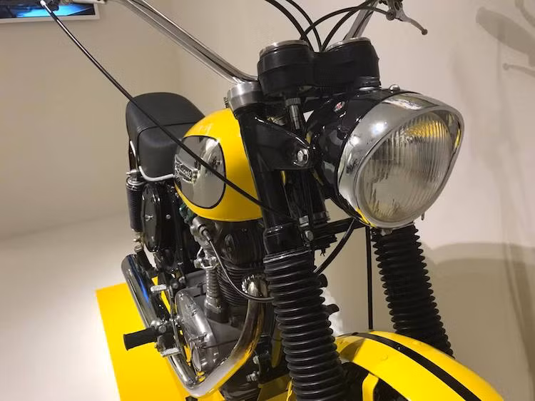 Với ý nghĩa lịch sử đặc biệt của mình, một chiếc Scrambler đời 1968 đã được chính Ducati phục chế lại và trưng bày trong "đại bản doanh" của hãng đặt tại Bologna, Ý. Là một mẫu xe máy cổ điển, Scrambler "đời đầu" cũng sở hữu đèn pha chóa tròn cổ điển. Tuy nhiên do vào thời điểm đó, những quy định cho xe máy vẫn còn khá "lỏng" nên chiếc xe không có xi-nhan.