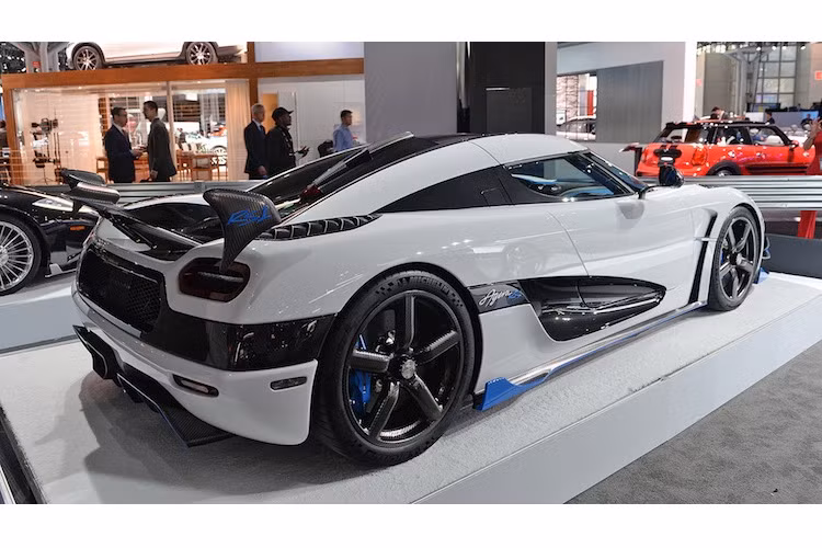 Chỉ được tạo ra với số lượng đúng 1 chiếc dành cho đại gia bí ẩn, chắc chắn siêu xe Koenigsegg Agera RS1 sẽ có giá lên tới hàng triệu USD.