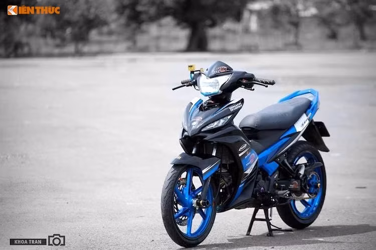 Dù bản 150 đã ra mắt từ lâu nhưng sức cuốn hút của phiên bản Yamaha Exciter 135 vẫn không hề bị suy giảm trong mắt dân chơi. Hiện tại, các biker tại Việt Nam vẫn âm thầm cho "ra lò" nhiều bản độ đẹp mắt từ phiên bản 135 cũ.