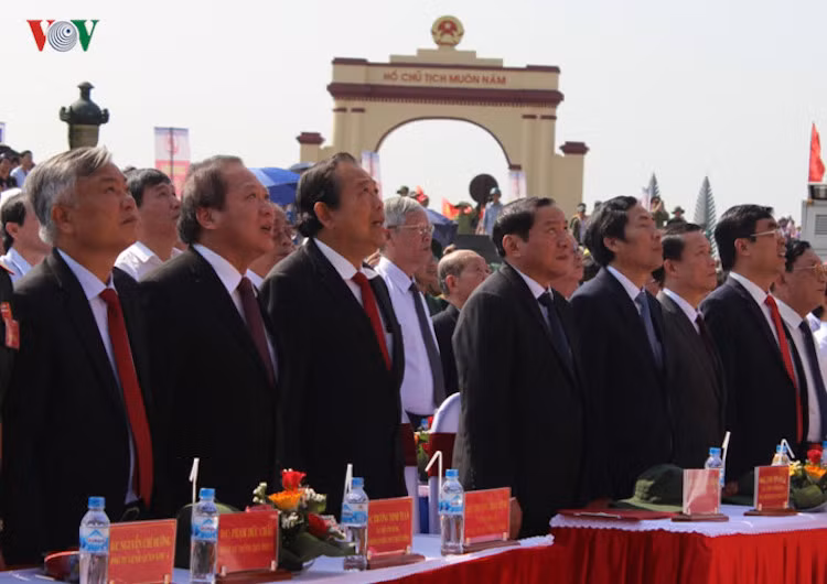 Le Thuong co Ngay hoi thong nhat tai Doi bo Hien Luong Ben Hai-Hinh-3