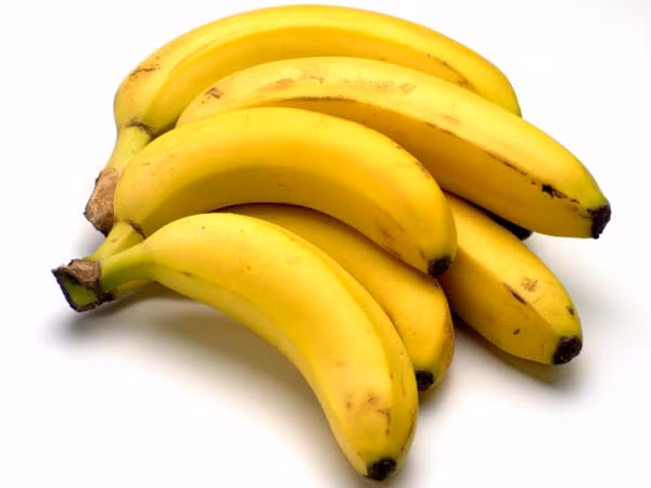 Chuối. Với thành phần giàu magie và potassium, chuối giúp cơ bắp thư giãn, làm dịu những cơn đau. Chuối cũng chứa nhiều setonin, một hoạt chất giúp não dễ dàng đi vào giấc ngủ.