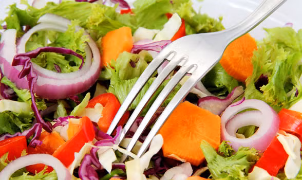 Thực phẩm nên thưởng thức: Trái cây: bất kỳ các loại trái cây tươi; Rau quả: bất kỳ các loại rau tươi; Cá tươi; Thịt nạc đỏ, thịt gà (bỏ da); Các loại đậu; Trứng; Dầu ôliu (extra virgin tốt), dầu dừa (chưa qua chế biến); Quả hạch: không ướp muối và hương liệu như hạt hạnh nhân, quả óc chó, hạt điều và mắc ca; Trà xanh, trà trắng, trà đen nhẹ; Nước: từ 1 đến 3 lít nước mỗi ngày.