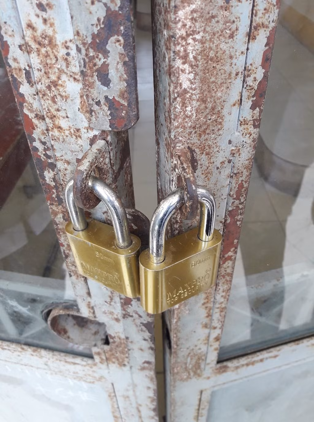 “Chet cuoi” voi o khoa co cung nhu khong cua lop nha nguoi ta-Hinh-3