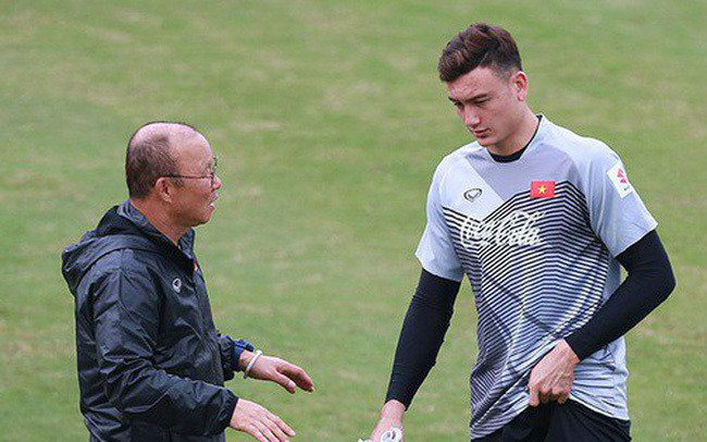 Thay Park xem gio cau thu Viet kieu: Kho co Dang Van Lam 'de nhi'