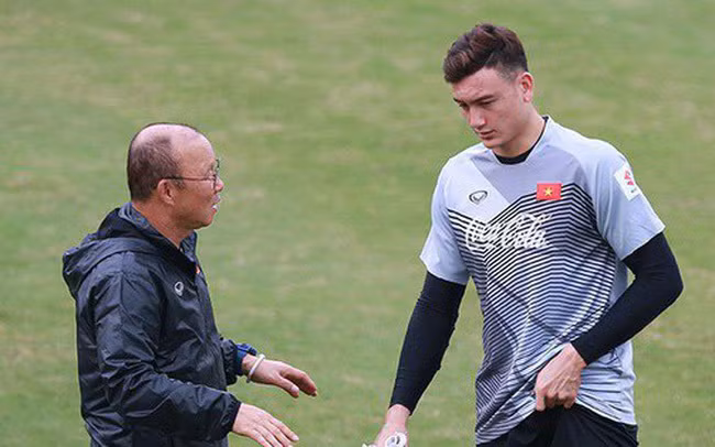 Thay Park xem gio cau thu Viet kieu: Kho co Dang Van Lam 'de nhi'