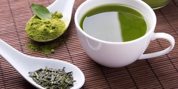 Uong tra xanh moi ngay, co gai tre khong ngo mac benh hiem ngheo