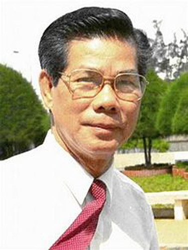 Ông Nguyễn Vĩnh Nghiệp (SN 1930), quê tỉnh Cà Mau. Ông là Chủ tịch UBND TP HCM từ 5/1989 đến 3/1992 ông xin từ nhiệm vì lý do sức khoẻ. Ông được biết đến như một biểu tượng của lòng nhân ái, là người nâng đỡ cho hàng triệu bệnh nhân nghèo trong cả nước; người sáng lập và là chủ tịch Hội Bảo trợ bệnh nhân nghèo TP HCM. Ông mất năm 2007 hiện an nghỉ ở Nghĩa trang TP HCM.