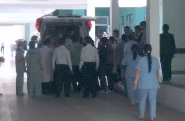 Cách đây 2 ngày, ông Nguyễn Bá Thanh rơi vào trạng thái hôn mê, các chức năng về máu đều kém, hồng cầu và tiểu cầu giảm mạnh, có dấu hiệu xuất huyết. Ảnh: Tuổi trẻ.