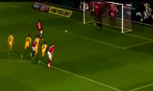 Cu sut penalty khien thu mon phat dien