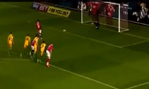 Cu sut penalty khien thu mon phat dien