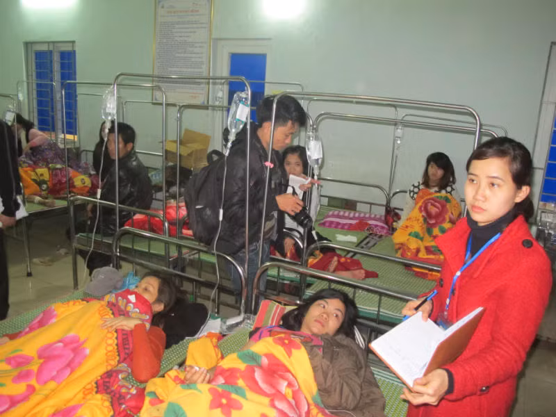 200 cong nhan nghi bi ngo doc da hoi phuc