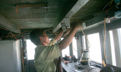 Tau Trung Quoc tan cong tau ngu dan Khanh Hoa