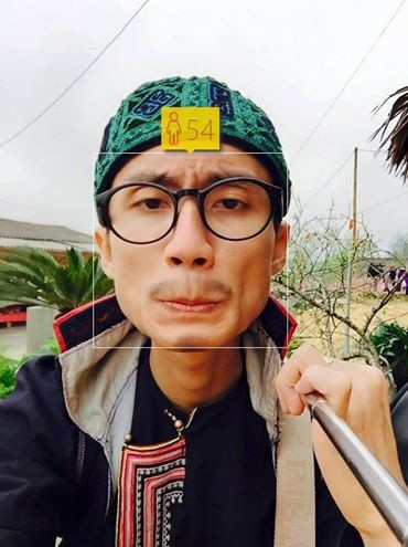 Trong khi đó, chàng ca sĩ học trò Lynk Lee tỏ ra "mãn nguyện" với độ tuổi được dự đoán trong hình ảnh hóa thân người cao tuổi. Những kết quả dự đoán cho thấy, phần mềm phân tích dựa trên đường nét khuôn mặt và trang phục lựa chọn của chủ nhân bức ảnh.