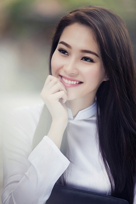 Cùng với thần thái sang trọng, nền nã, và hướng xây dựng hình ảnh đúng đắn, Thu Thảo dành được nhiều tình cảm từ công chúng.