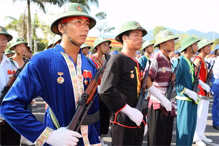 Thượng tướng Mai Quang Phấn ghi nhận, biểu dương sự nỗ lực, tinh thần trách nhiệm và những kết quả đạt được của các lực lượng tham gia luyện tập phục vụ diễu binh, diễu hành.