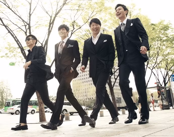 5. Hàn Quốc: Nụ cười tươi rói là một trong những điểm giúp các chàng Hàn Quốc "cứu vớt" đôi mắt một mí. Ngoài những người đẹp tự nhiên, còn có rất nhiều chàng trai trở nên như tranh vẽ nhờ phẫu thuật thẩm mỹ - biện pháp làm đẹp đã trở thành vô cùng quen thuộc với người Hàn.