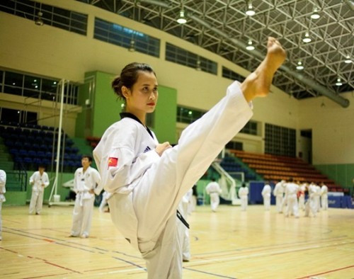 Không chỉ xinh xắn, dễ thương, Mai Phương còn khiến học trò ngưỡng bộ bởi thành tích dạy tốt và giỏi võ Taekwondo.