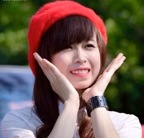 Đi học võ từ năm 7 tuổi nhưng hot girl Taekwondo vẫn giữ được làn da trắng bóc, thân hình thon gọn, nổi bật.