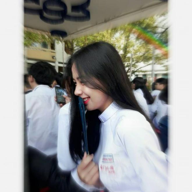 Lai them anh chup trom co gai voi goc nghieng than thanh lam “lieu xieu” CDM