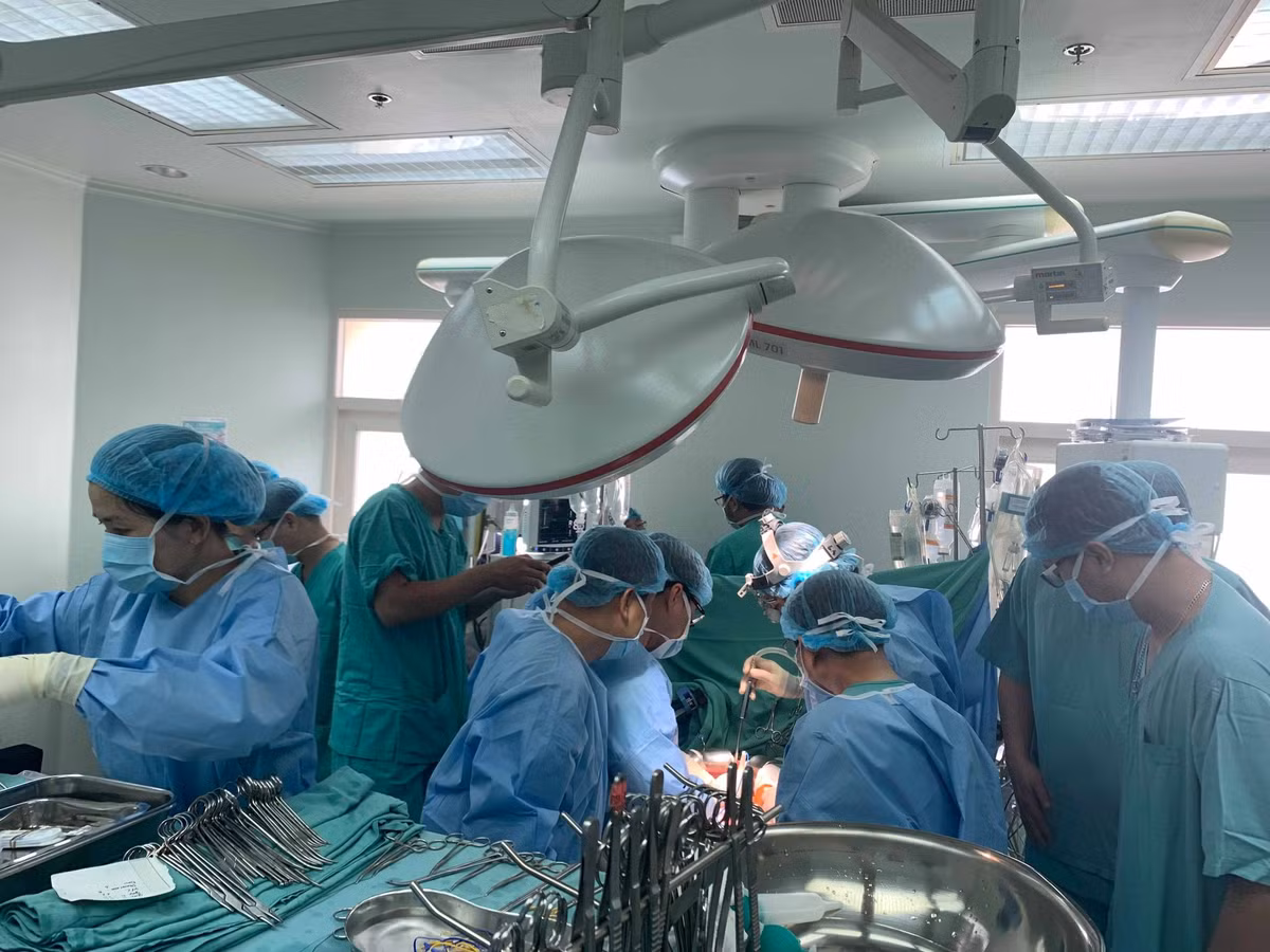 Benh nhan hoi phuc ngoan muc nho ghep tang tu nguoi cho chet nao