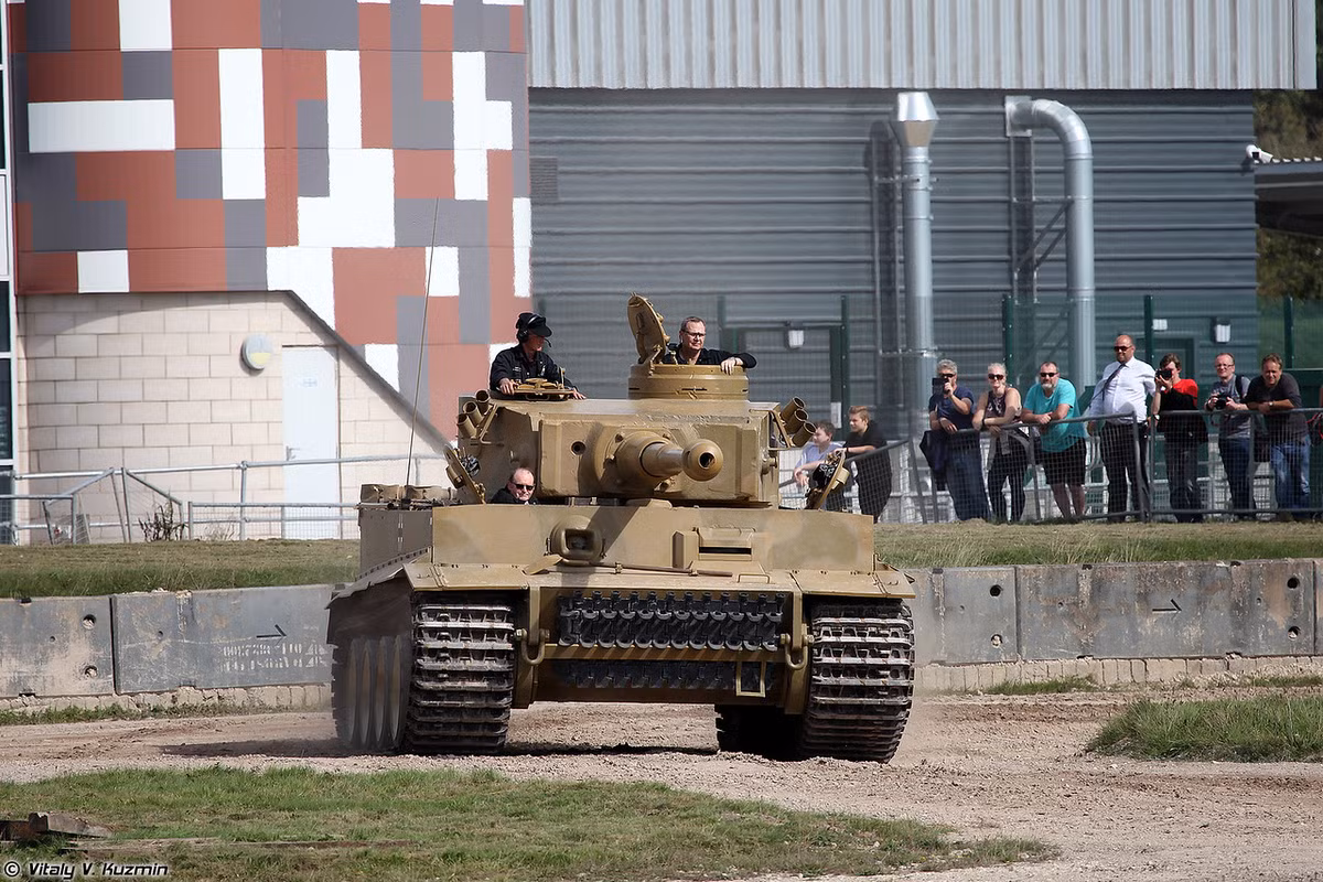 Chiếc Tiger này còn được biết tới với cái tên Tiger 131 – do số hiệu trên thân của nó là 131. Nguồn ảnh: Vitaly Kuzmin