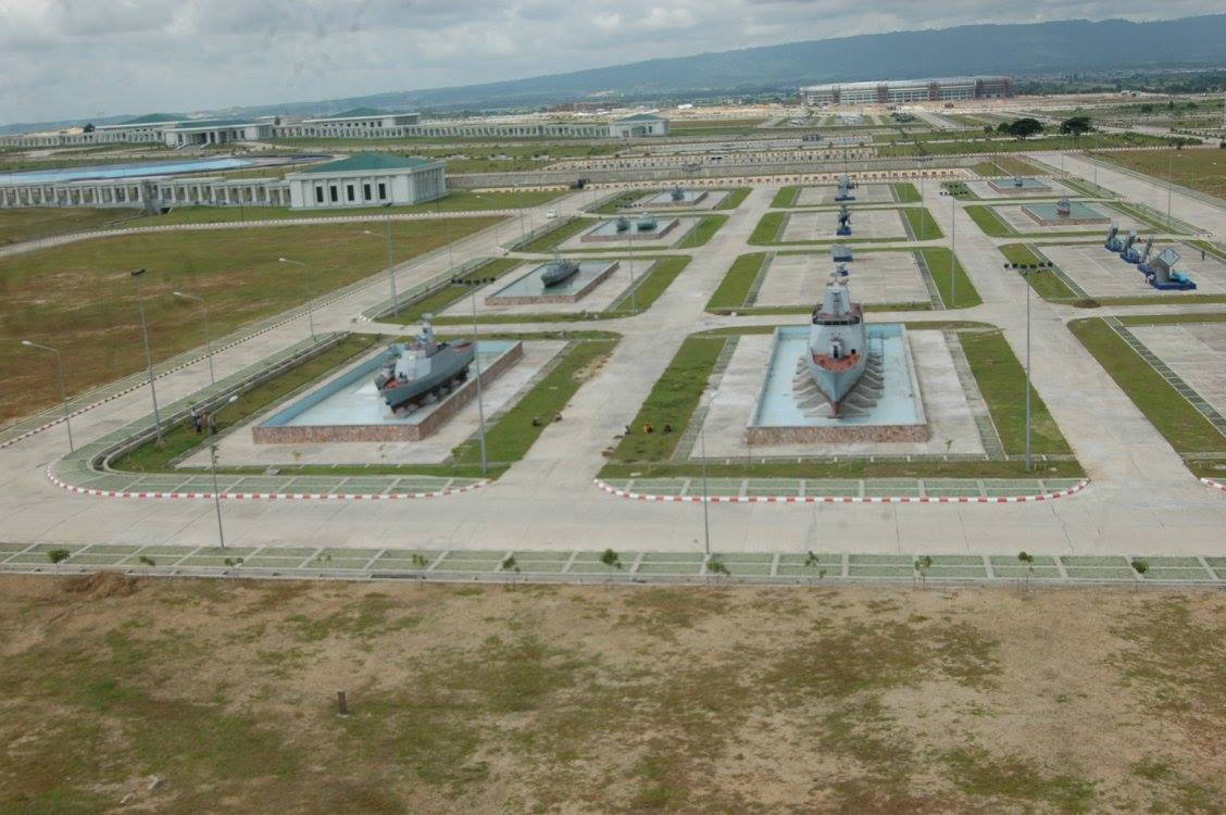 Được xây dựng bắt đầu từ 2011-2012, đến nay bảo tàng quốc phòng ở Naypyidaw dường như vẫn đang trong giai đoạn hoàn thiện khi các khu vực còn quá nhiều “chỗ trống”. Tuy nhiên, với những hạng mục đã hoàn thiện cũng cho người ta thấy được quy mô “khủng” của bảo tàng này. Nguồn ảnh: bmpd