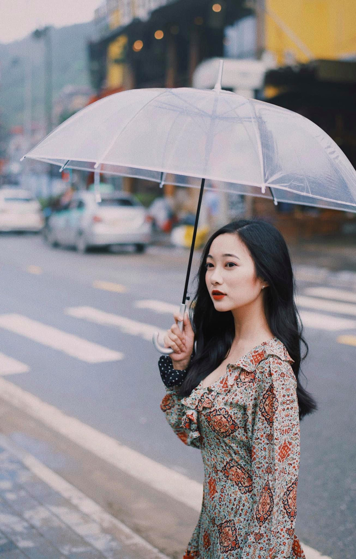 Giáo viên và nhiếp ảnh gia là hai nghề tưởng chừng như không liên quan đến nhau, nhưng đối với Tiêu Hạ đó lại là đam mê và là con người thực của cô.