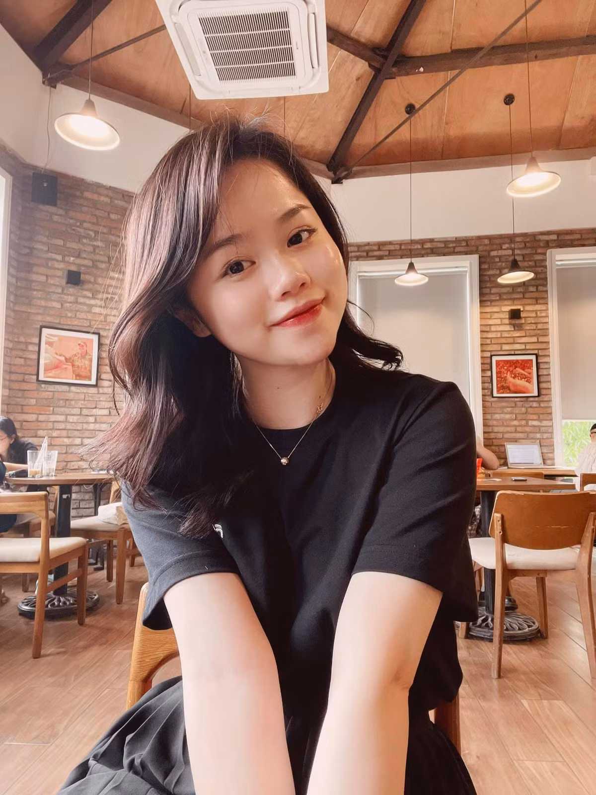 Lật lại những bức ảnh ngày ấy - bây giờ của Huỳnh Anh, nhiều người đã phải gật gù thừa nhận cô nàng đã có sự thay đổi đáng kể.