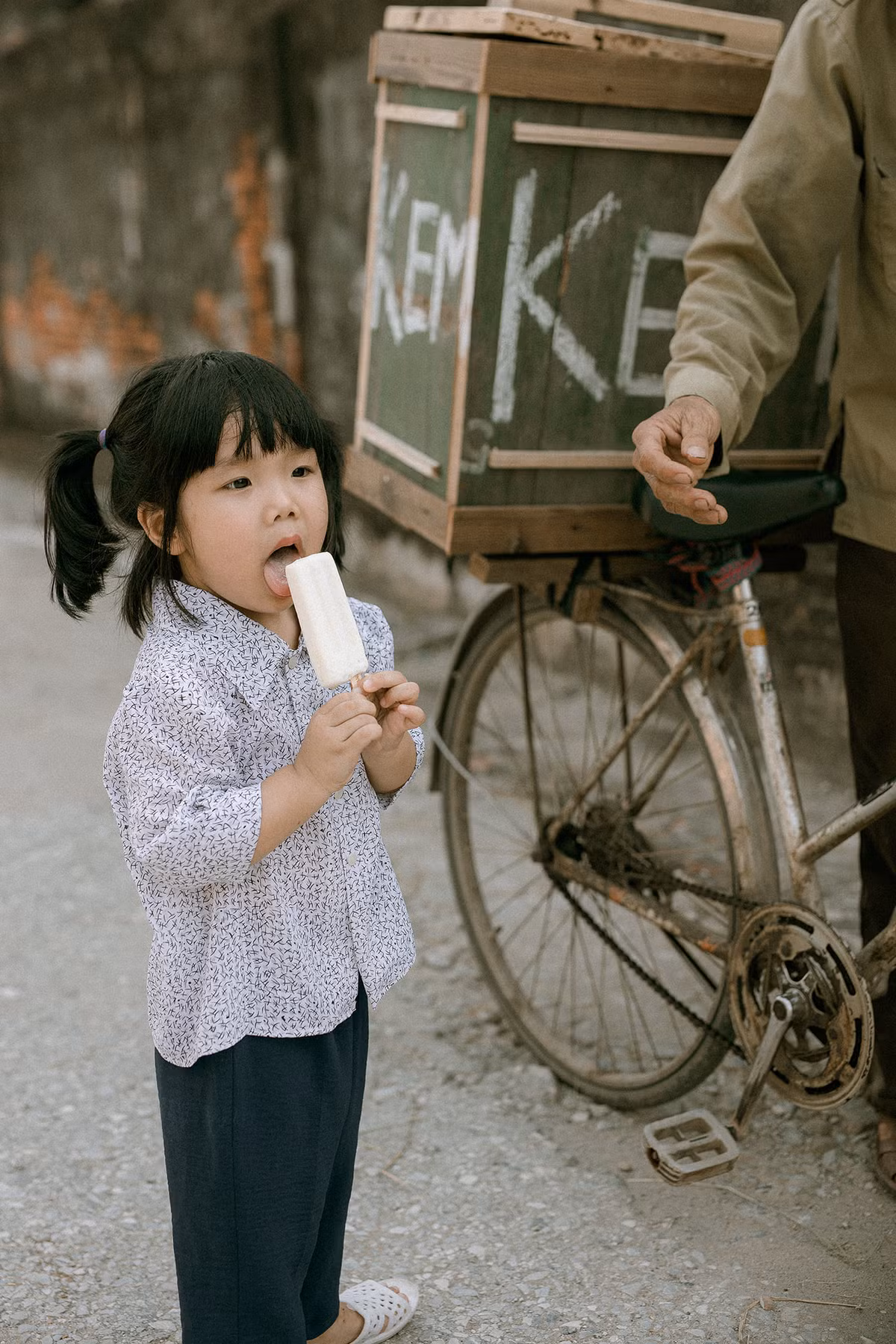 ới vẻ đáng yêu hồn nhiên, Sóc đã nhiều lần được làm mẫu ảnh cho bố. Những bức ảnh anh chụp hoàn toàn bắt những khoảnh khắc tự nhiên nhất của bé.