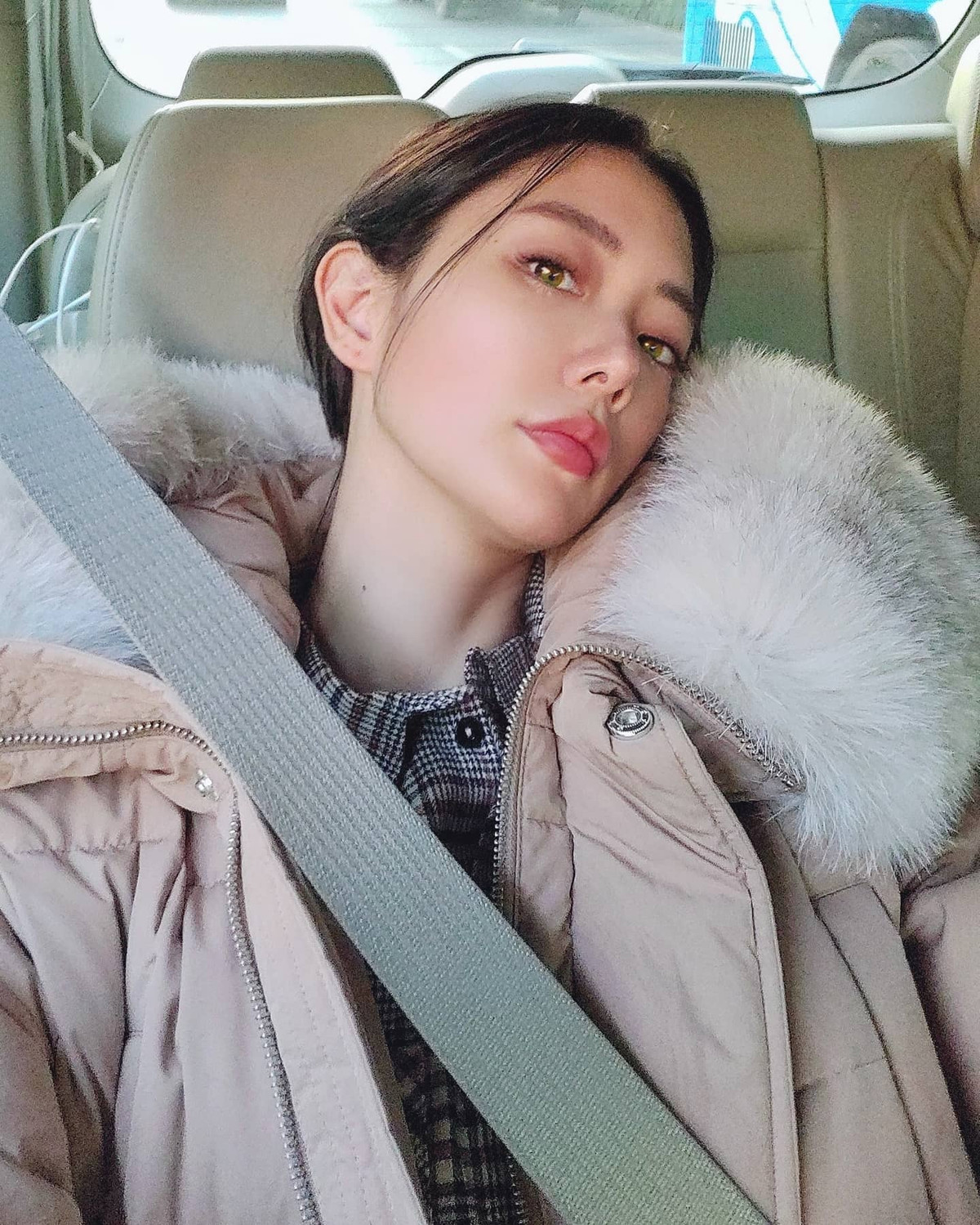 Người đẹp không ít lần vướng phải nhiều scandal liên quan tình - tiền. Ảnh: Tổng hợp