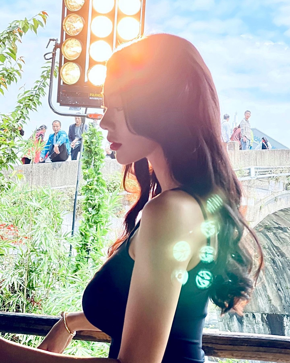 Clara Lee là người đẹp Thụy Sĩ gốc Hàn Quốc được biết đến với vai trò diễn viên, người mẫu. Không chỉ hoạt động ở Hàn Quốc, Clare Lee còn phát triển sự nghiệp ở Trung Quốc.