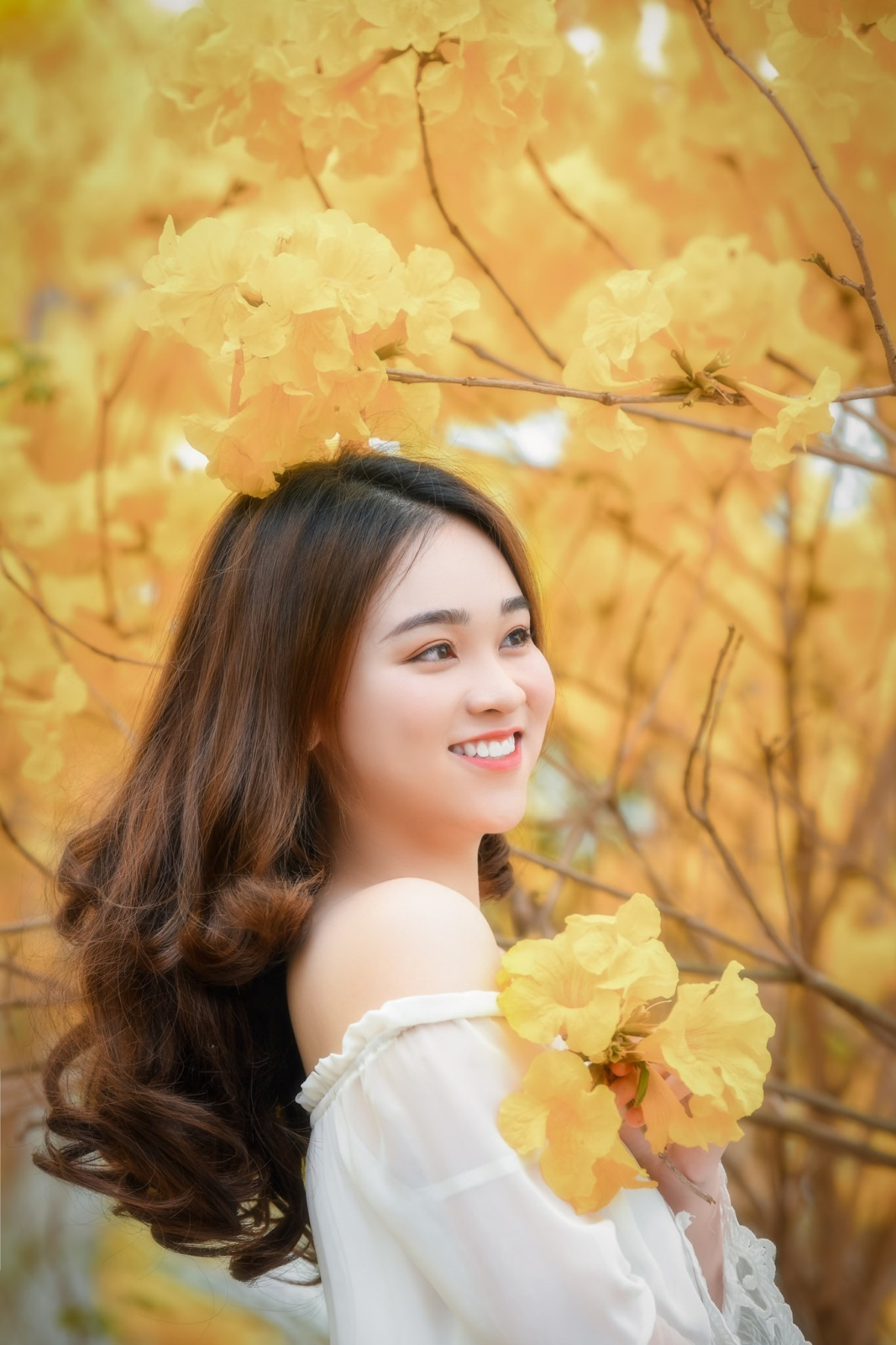 Vẻ hài hòa, trong sáng và nụ cười "hoa hậu" là điểm nhấn riêng có của Ngọc Anh.