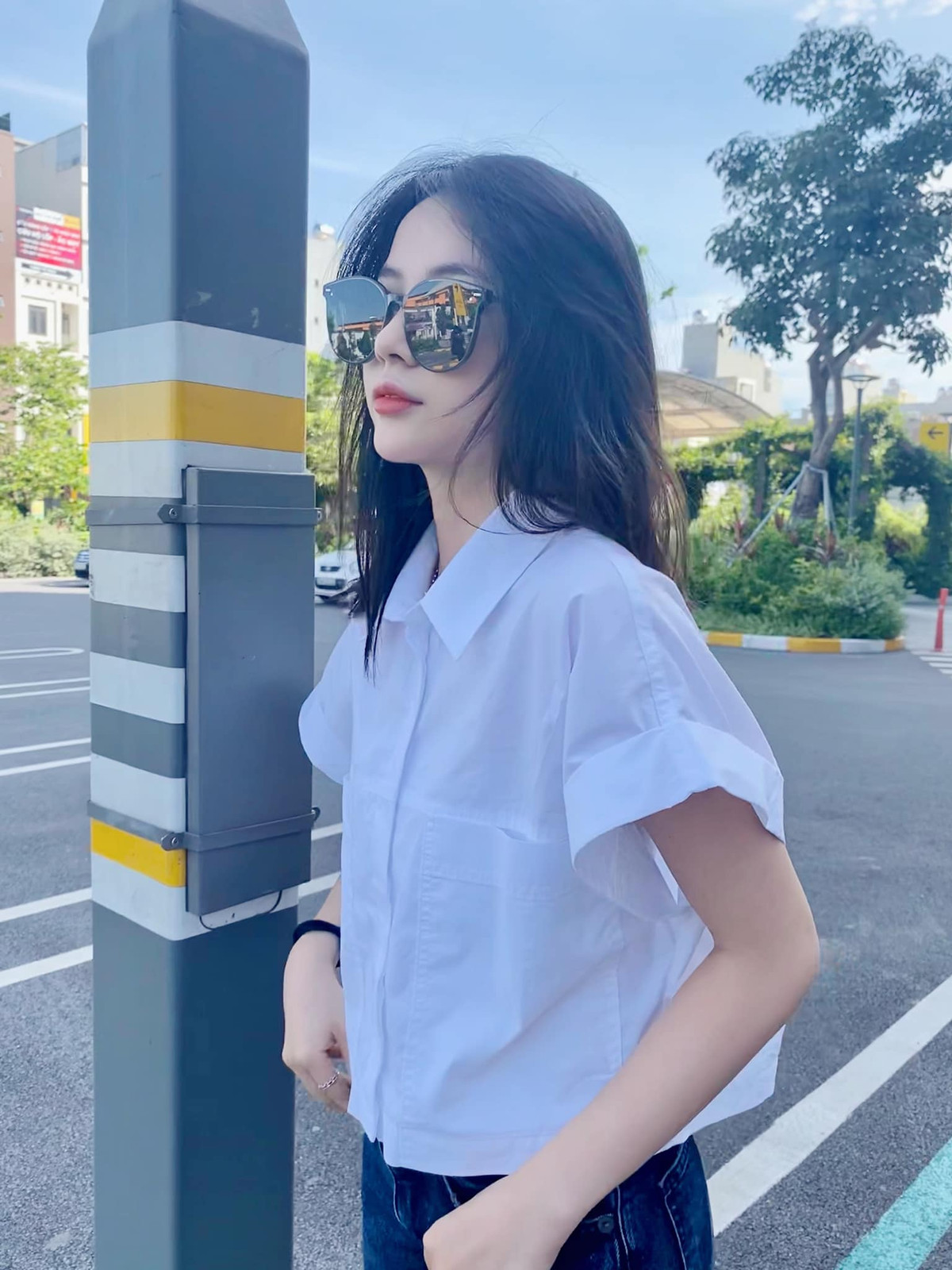 Khuôn mặt xinh đẹp như gái Hàn, làn da trắng sứ, hình thể đẹp chính là lợi thế lớn của Linh Thu để có lấn sân vào con đường nghệ thuật.