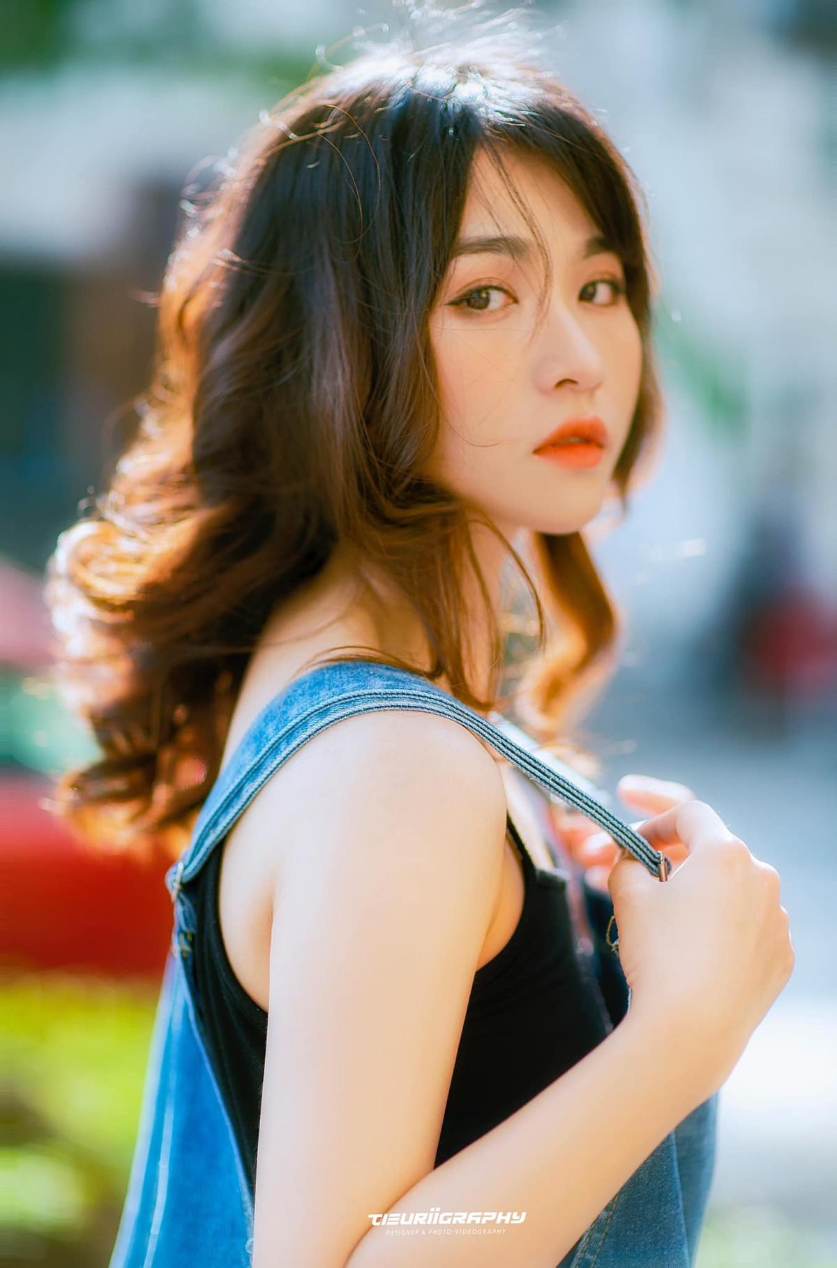 Học trường Học viện Hành chính Quốc gia chuyên ngành Thanh tra, gái xinh này lại đam mê với diễn xuất, ước mơ của cô là trở thành diễn viên nổi tiếng.