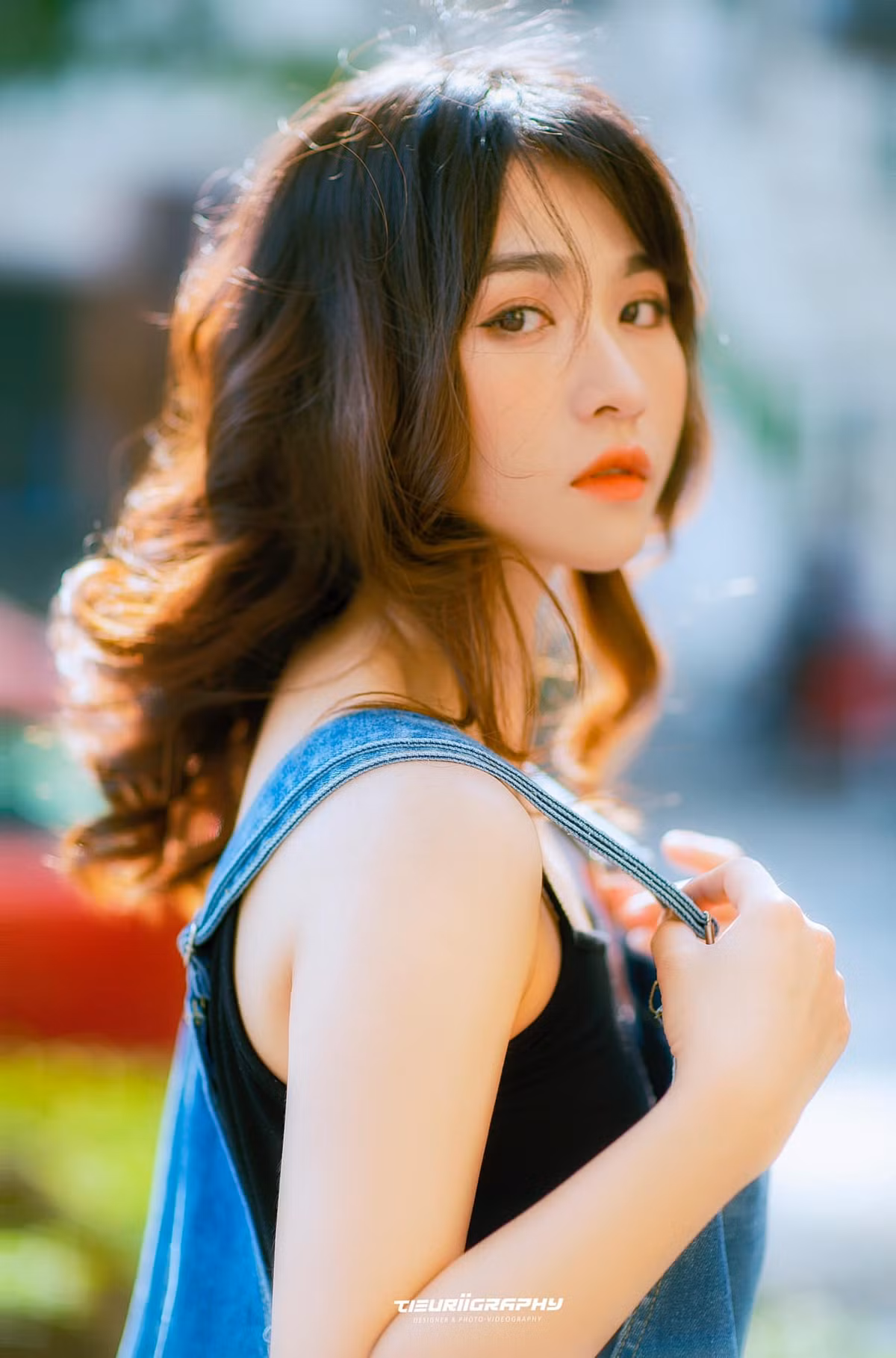 Học trường Học viện Hành chính Quốc gia chuyên ngành Thanh tra, gái xinh này lại đam mê với diễn xuất, ước mơ của cô là trở thành diễn viên nổi tiếng.