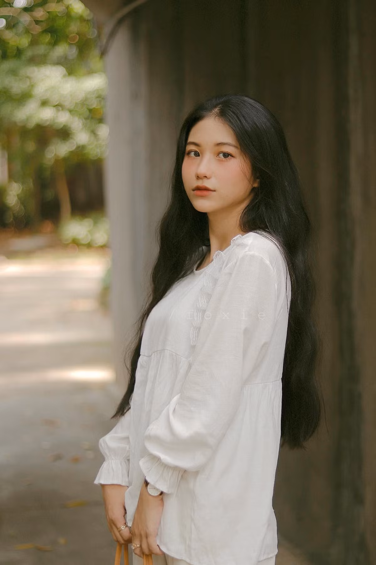 Gái xinh 10x này còn được nhiều người biết đến khi sở hữu gương mặt xinh đẹp giống với “bản sao” của ca sỹ Hòa Minzy.