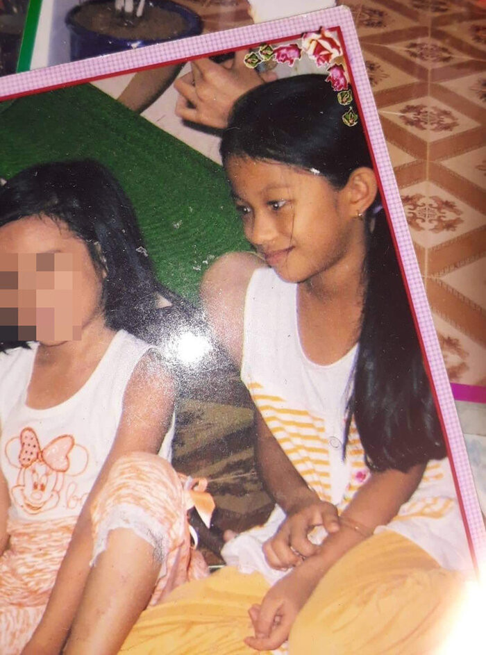 Cũng chính vì ngoại hình không mấy xinh đẹp ấy, cô bạn Kim Anh thường xuyên trở thành tâm điểm để bạn bè trêu chọc.