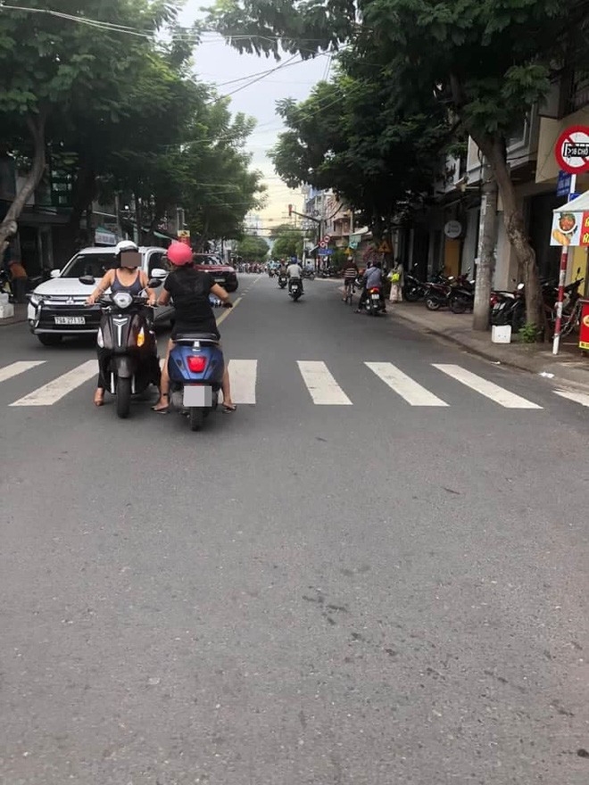 Được biết, những hình ảnh này được chụp trên ngã tư phố ở Khánh Hòa.