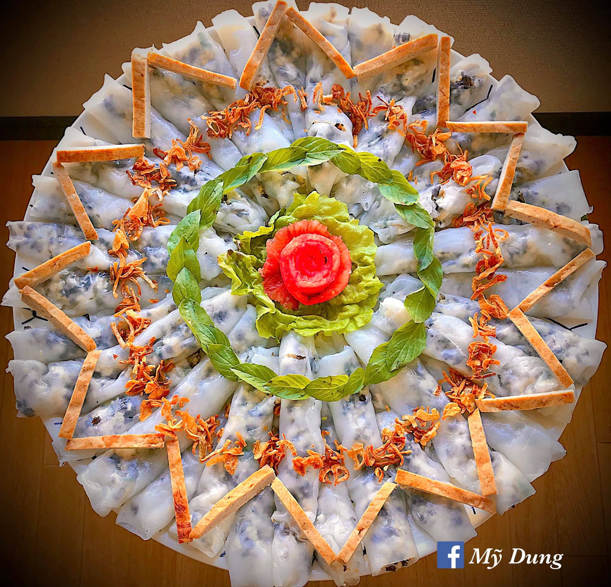 Ngắm nhìn những bữa ăn này, cư dân mạng dành nhiều lời khen có cánh cho cô gái đảm.