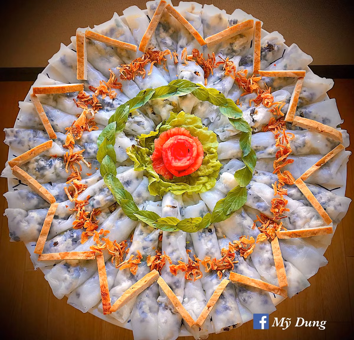 Ngắm nhìn những bữa ăn này, cư dân mạng dành nhiều lời khen có cánh cho cô gái đảm.