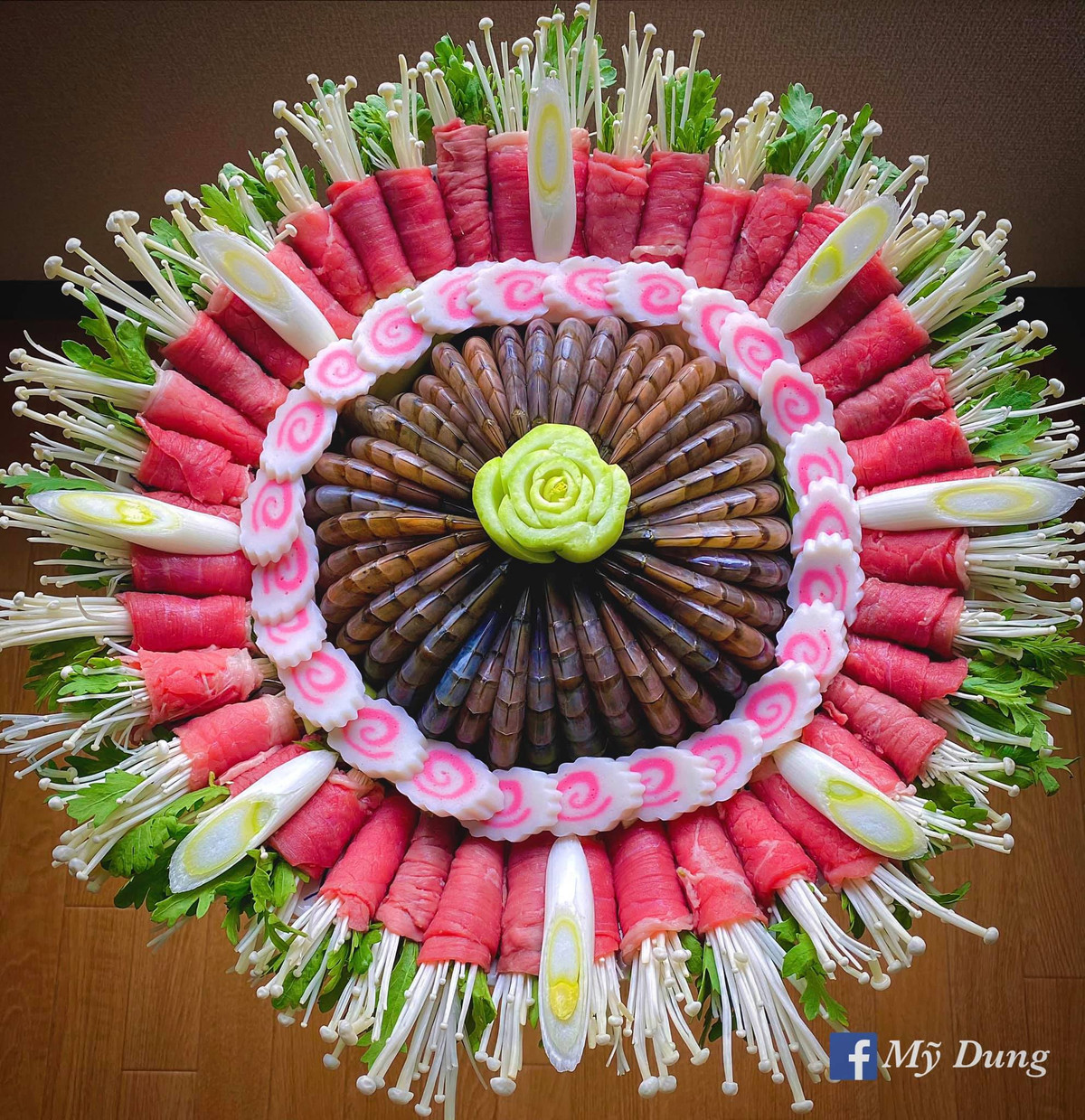 Đặc biệt, mọi người còn ưu ái đặt tên mỹ miều cho những mâm cơm của chị, đó là "mâm cơm trăm hoa đua nở". Ảnh: Facebook Mỹ Dung