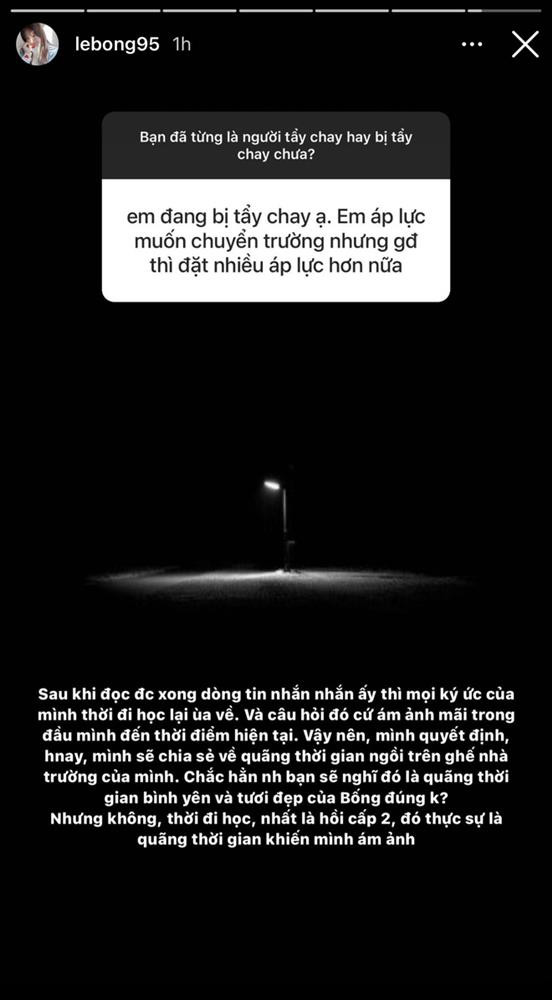 Theo đó, tham gia vào phần hỏi - đáp trên Instagram, khi được một người hỏi về vấn đề này "hot girl TikTok" đã thẳng thắn chia sẻ. Cô cho biết, quãng thời gian học cấp 2 là quãng thời gian mà cô ám ảnh nhất, không phải là những gì bình yên của tuổi học trò như nhiều người nghĩ.