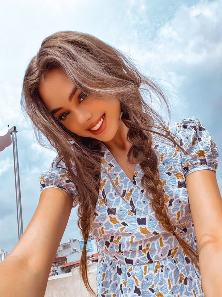 Chân dài người Ukraine mới đây được chọn là một trong những "thiên thần" trong show nội y của Ngọc Trinh và ông bầu Vũ Khắc Tiệp.