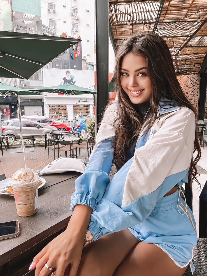 Dù đã từng dính nghi vấn hẹn hò với một vài người nhưng Dianka Zakhidova là bạn gái chính thức duy nhất được Bùi Tiến Dũng công khai.